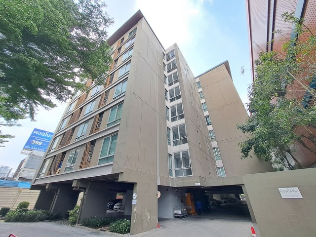 รายละเอียดเพิ่มเติม Code ID : AJ 0524 ขาย   1,662,500   บาท- ขนาดพื้นที่ : 28.19 ตารางเมตร- จำนวนห้อง : 1 ห้องนอน 1 ห้องน้ำ พิกัดทรัพย์ :   https://maps.app.goo.gl/WT7N8FZ4WJseZALEA สถานที่ใกล้เคียง  -ใกล้มหาวิทยาลัยศิลปากร เมืองทองธานี /ม.สุโขทัยธรรมาธิราช/คอนโด คอสโม บาซาร์/ เซ็นทรัล แจ้งวัฒนะ /เทสโก้โลตัส แจ้งวัฒนะ /รพ.ชลประทาน/ รพ.เวิลด์เมดิคอล/รพ.มงกุฎวัฒนะ สอบถามเพิ่มเติม/นัดชมโทร. 097-419-5982(พลอย)โทร. 096-932-4624(ออมสิน)Line : @panaya (ม�