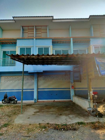 รายละเอียดเพิ่มเติม Code ID :  PAP6-0586  ขาย  1,200,000  บาท- ขนาดพื้นที่ :  25 ตรว.- พื้นที่ใช้สอย :  132 ตรม.- จำนวนห้อง :   3 ห้องนอน 2 ห้องน้ำ- ที่จอดรถ :   1 คัน    - บ้านหันไปทางทิศ : ตะวันตกเฉียงใต้ พิกัดทรัพย์ :  https://maps.app.goo.gl/UKdxeqmNCwDppJe97   สถานที่ใกล้เคียง  -ใกล้  ตลาดสดสตึก -ใกล้  โรงพยาบาลสตึก -ใกล้  โลตัส สตึก -ใกล้  โรงเรียนบ้านหนองบัวเจ้าป่า อำเภอสตึกสอบถามเพิ่มเติม/นัดชมโทร. 097-419-5982(พลอย)โทร. 096-932-4624(ออมสิน)Line : @panaya (�