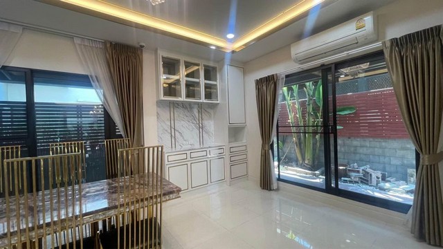 ขายหรือให้เช่าบ้านเดี่ยว ถนนพัฒนาการตัดใหม่เชื่อมต่อหลายเส้นทาง มอเตอร์เวย์เวย์ชลบุรี หรือบางประอิน พระราม9