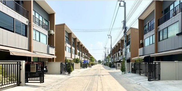 ขายโฮมออฟฟิศ 3 ชั้น โครงการบ้านกลางเมือง สุขุมวิท-อ่อนนุช ซอยอ่อนนุช 70-1 ไม่เคยมีผู้เช่า 