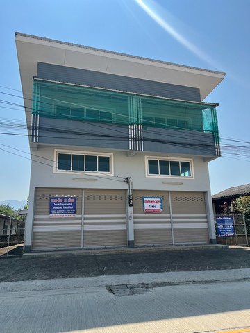 ขายตึกพร้อมที่ดินขนาดพื้นที่ 94 ตารางวา ห้องละ  47 ตารางวา เหมาะเปิดร้าน ออฟฟิศ ตำบลแม่จัน อำเภอแม่จัน จังหวัดเชียงรายที่ตั้ง : ตำบลแม่จัน อำเภอแม่จัน จังหวัดเชียงรายhttps://maps.app.goo.gl/yUwNRVL16QLQvHP76ขนาดพื้นที่ :  94 ตารางวาขนาดพื้นที่ห้อง  :  47 ตารางวารายละเอียด2 ชั้นครึ่ง 3 ห้อง 2 ห้องนอน  ห้องครัว สามารถจอดรถหน้าตึก หลายคันตึก โฉนดที่ดิน 94 ตารางวา  แต่ละ ห้อง 47 ตารางวาตึก ความ กว้าง  5 เ