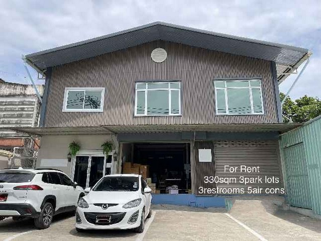 BS1367ให้เช่าอาคาร 2 ชั้น 330 ตรม. ย่านเฉลิมพระเกียรติ ร.9 ซอย 6 เหมาะทำเป็นคลังสินค้า ออฟฟิศค่าเช่า 89,000 บาทต่อเดือนติดต่อ : คุณพร 0938091444 (เบอร์นี้แอดไลน์ได้คะ),โทร 0939833259ID Line : henghengpaulaรหัสประกาศ BS1367BS1367ให้เช่าอาคาร 2 ชั้น 330 ตรม. ย่านเฉลิมพระเกียรติ ร.9 ซอย 6 เหมาะทำเป็นคลังสินค้า ออฟฟิศพื้นที่ใช้สอย 330 ตร.ม โกดังประมาณ 120 ตรม. มีแอร์ 5 ตัว แบ่งสัดส่วนเป็นออฟฟิศชั้นบนชั้นล่างทำเป็นคลังสินค้