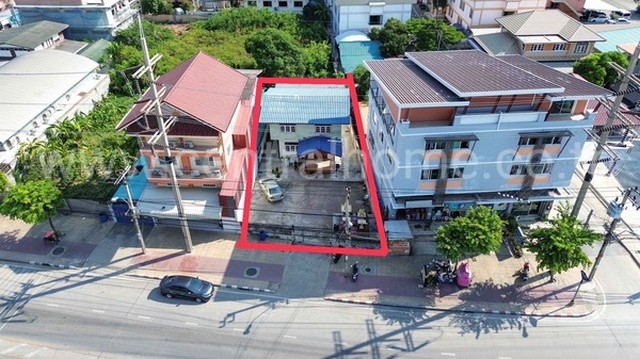 รหัสทรัพย์  : 5288ที่ดินพร้อมสิ่งปลูกสร้างติดถนนสะแกงามที่ตั้ง : ติดถนนสะแกงาม อยู่ระหว่างซอยสะแกงาม 52 และ ซอยสะแกงาม 54 แสมดำ บางขุนเทียน กรุงเทพ- บ้านเดี่ยว 2 ชั้น บนที่ดินเนื้อที่ 106 ตารางวา  พื้นที่ใช้สอย ประมาณ 180 ตร.ม. - 1 ห้องนอน 3 ห้องน้ำ 1 ห้องครัว 1 ห้องรับแขก และพื้นที่โถงใหญ่ชั้น 2- แอร์ 1 เครื่อง  - พื้นบนไม้ พื้นล่างกระเบื้อง- ปั้มน้ำ, ผ้าม่