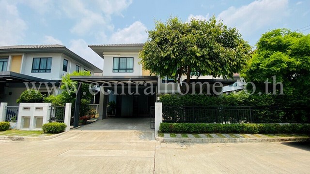 รหัสทรัพย์ : 4259บ้านเดี่ยว ไลฟ์ บางกอก บูเลอวาร์ด ราชพฤกษ์ - ปิ่นเกล้า สภาพดี พร้อมอยู่ที่ตั้ง : ถนน บางกรวย-กรุงนนท์ ตำบล มหาสวัสดิ์ อำเภอบางกรวย นนทบุรี 11130รายละเอียดทรัพย์ :- โครงการ พัฒนาโดยบริษัท SC ASSET- เนื้อที่ 52.3 ตารางวา- พื้นที่ใช้สอย 191 ตารางเมตร- 4 นอน 3 ห้องน้ำ 2 ห้องครัว 1 ห้องรับแขก - ชั้นล่างพื้นแกรนิตโต้ / ชั้นบนพื้นลามิเนต- แอร์ 5 ตัว- จอดรถได้ 2 คัน ต่อเติมพื้นที่ท