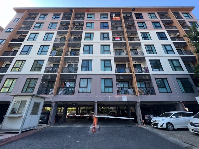 รายละเอียดเพิ่มเติม Code ID : AL 0788 ขาย   1,368,000   บาท- ขนาดพื้นที่ : 56.48- จำนวนห้อง : 1 ห้องนอน 1 ห้องน้ำ - ชั้น : 6    - อาคาร : 1 พิกัดทรัพย์ :    https://maps.app.goo.gl/k9LrU729Cws9EdDx7 สถานที่ใกล้เคียง  -ใกล้กระทรวงสาธารณสุข, บิ๊กซี ติวานนท์, เซ็นทรัลรัตนาธิเบศร์, เอสพลานาดรัตนาธิเบศร์ สอบถามเพิ่มเติม/นัดชมโทร. 097-419-5982(พลอย)โทร. 096-932-4624(ออมสิน)Line : @panaya (มี@ด้านหน้า)ปรึกษาสินเชื่อฟรี One Stop Service ดูแลตั้งแต่ต้นจนจบบริษัท ปณยาคิดดี 