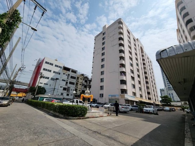 ายละเอียดเพิ่มเติม Code ID : AO 0480 ขาย   731,500   บาท- ขนาดพื้นที่ :  26.60 ตารางเมตร- จำนวนห้อง : 1 ห้องนอน 1 ห้องน้ำ - ชั้นที่  :  1    - อาคาร :  1 พิกัดทรัพย์ :  https://maps.app.goo.gl/B9BjYcyD96qwRAuU9  สถานที่ใกล้เคียง  -ใกล้ข้างอาคารจัสมินฯ, บ.อินฟินิออน -ใกล้ รพ.เวิด์เมดิคอน, ห้างเซ็นทรัลฯ -ใกล้ ซอฟแวร์ปาร์ค, ปัญญาภิวัฒน์, บิ๊กซีสอบถามเพิ่มเติม/นัดชมโทร. 097-419-5982(พลอย)โทร. 096-932-4624(ออมสิน)Line : @panaya (มี@ด้านหน้า)ปรึกษาสินเชื่อฟรี One Stop Ser