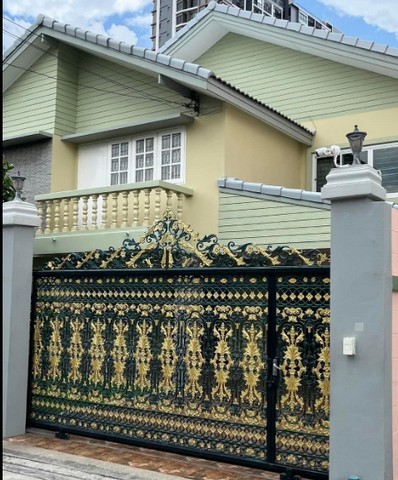  ขายบ้านเดี่ยว 2ชั้น ซอยจรัญสนิทวงศ์31 เนื้อที่ 70 ตรว มี 4 นอน 3 น้ำ  ใกล้ MRT สถานีไฟฉาย