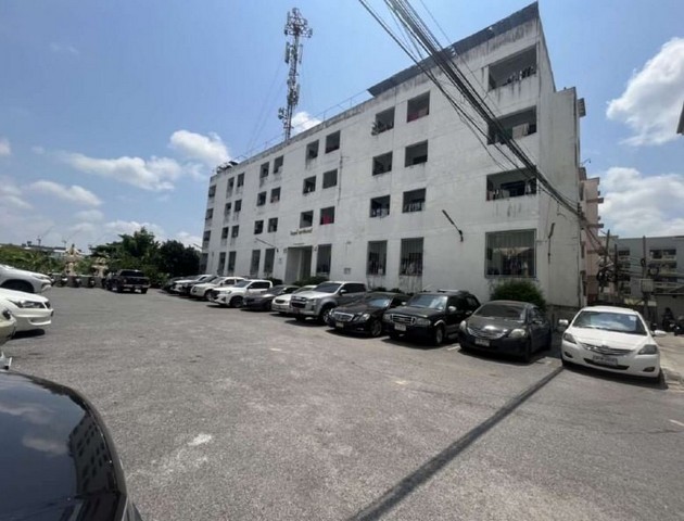 ขายอพาร์ทเม้นท์ ถนน บางแค เนื้อที่ 1-2-39.6 ไร่ ห้องจำนวน 150 ห้อง ปัจจุบัน มีคนเช่า 110  ห้องราคาเช่าต่อห้อง 2,500 บาท มีออฟฟิตอยู่ในอพาร์ทเมนด้วยสามารถให้เช่าเพิ่มได้เดินมาขึ้นรถไฟฟ้าประมาณ100 เมตรสถานที่ใกล้เคียง-สถานีรถไฟฟ้า บางแค -โลตัส สาขาบางแค-สนานีรถไฟฟ้า ภาษีเจริญ-ห้าง Seacon Bangkae-โรงพยาบาลเกษมราษฎร์ บางแคขายราคา 120 ล้านบาทพิกัด https://goo.gl/maps/L2RPHZAfVLLSHk3h8สนใจ ติดต่อ 087-994-9415 (อ๊อฟ)Email : a