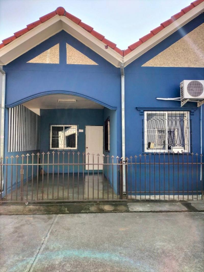 บ้านทาวน์โฮม หมู่บ้านการุณ1 (ขายบ้านพร้อมผู้เช่า ได้เดือนละ 3,500 บาท ) ‼️ราคาเพียง 800,000 บาทเท่านั้น‼️ โอนคนละครึ่ง