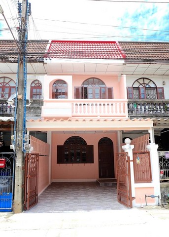 หมู่บ้านเบญจพร ทาวน์โฮม 2 ชั้น ทำเลดี ใกล้สี่แยกมาบตาพุด ผ่อน 5500