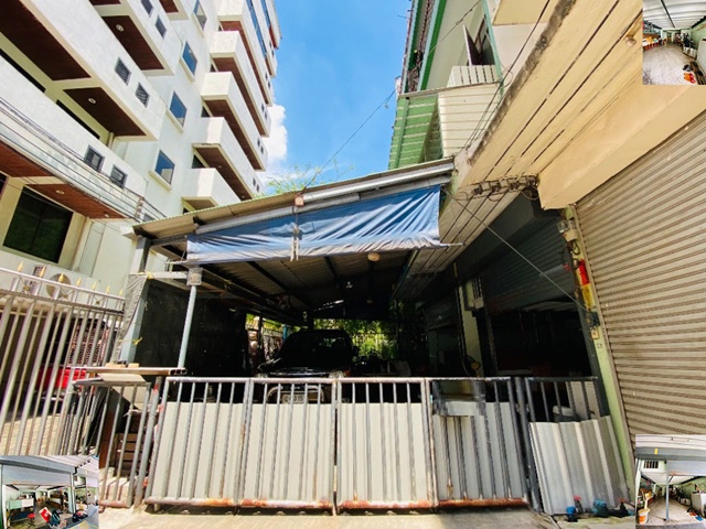 ทำเลดีมาก พลุกพล่าน 6นอน 3น้ำ 3จดรถ 4แอร์ เดนทางสะดวก BTS พร้อมพงษ์ ทองหล่อ ให้เช่าอาคารพาณิชย์ 2 คูหา 4 ชั้นครึ่ง 52ตรว. 305ตรม. 