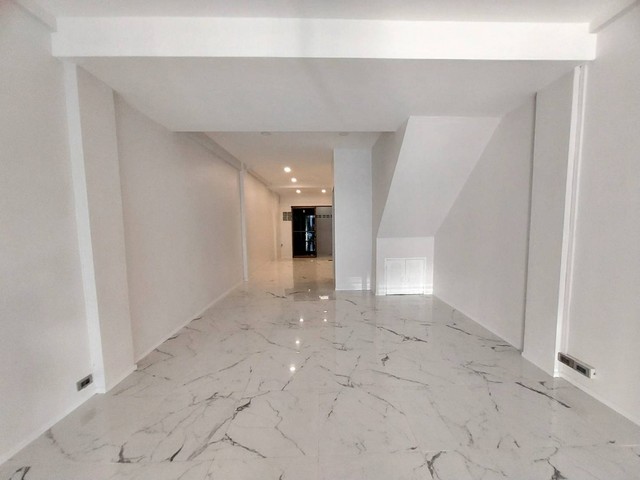 [C232]ให้เช่า ตึกพาณิชย์  ซอยเสรีไทย 81/2  เข้าซอยเพียง 400 เมตร เขตคันนายาว มีนบุรี รีโนเวทใหม่ ใกล้รถไฟฟ้า