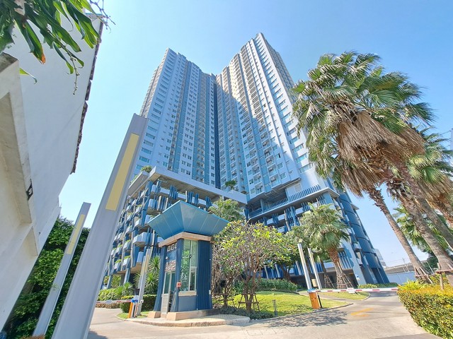 รายละเอียดเพิ่มเติม Code ID : AT 1643 ขาย  1,935,000    บาท- ขนาดพื้นที่ : 47.67- จำนวนห้อง : 1 ห้องนอน 1 ห้องน้ำ - ชั้น : 11    - อาคาร : A  พิกัดทรัพย์ :   https://maps.app.goo.gl/Rax2A4y8yS3JVczY8 สถานที่ใกล้เคียง  -ใกล้BCentral รัตนาธิเบศร์, The Mall งามวงศ์วาน -ใกล้Big C ติวานนท์, Esplanade & Lotuss รัตนาธิเบศร์ -ใกล้กระทรวงสาธารณสุข และ รพ.เกษมราฎร์ ประชาชื่นสอบถามเพิ่มเติม/นัดชมโทร. 097-419-5982(พลอย)โทร. 096-932-4624(ออมสิน)Line : @panaya (มี@ด้านหน้า)ปรึกษาสินเชื่อฟรี One Stop Service