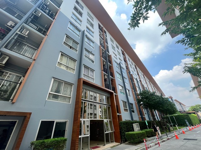 รายละเอียดเพิ่มเติม Code ID : AT 1562 ขาย   1,282,500   บาท- ขนาดพื้นที่ : 23.05- จำนวนห้อง : 1 ห้องนอน 1 ห้องน้ำ - ชั้น : 6    - อาคาร : C  พิกัดทรัพย์ :   https://maps.app.goo.gl/MAp8zdhydm75p65a8 สถานที่ใกล้เคียง  -ใกล้MRT คลองบางไผ่, 7-Eleven, รร.จันทร์ทองเอี่ยม, รพ.เกษมราษฎร์อินเตอร์เนชั่นแนล รัตนาธิเบศร์, เดอะ สแควร์ บางใหญ่ สอบถามเพิ่มเติม/นัดชมโทร. 097-419-5982(พลอย)โทร. 096-932-4624(ออมสิน)Line : @panaya (มี@ด้านหน้า)ปรึกษาสินเชื่อฟรี One Stop Service ดูแลตั้งแต่ต้�