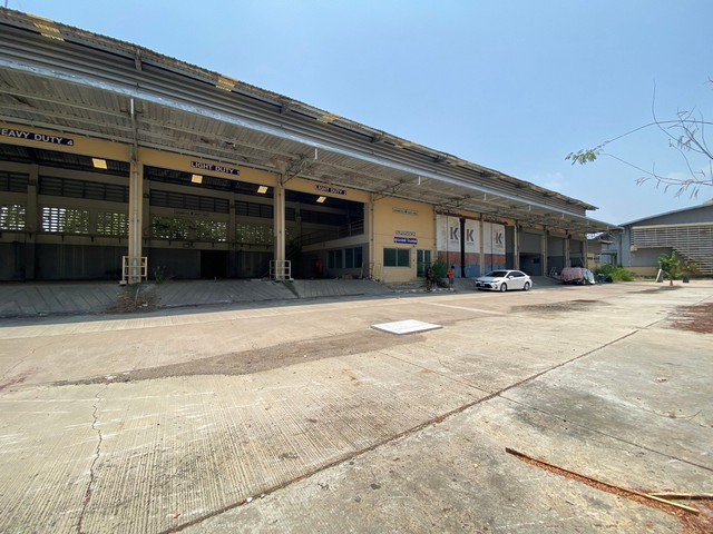 รายละเอียดเพิ่มเติม Code ID :  PCI06462 ขาย  155,000,000  บาท - ขนาดพื้นที่ :  11 ไร่ 1 งาน 14 ตร.ว.  - อาคารโรงอาหาร - อาคารโรงปั้มน้ำ - อาคารโรงซ่อมบำรุง ชั้นเดียวมีชั้นลอย  - ติดถนนบางนา - ตราด - ติดใกล้ชุมชน ใกล้ตลาด สถานที่ใกล้เคียง  - ติดถนนบางนา - ตราด - ติดใกล้ชุมชน ใกล้ตลาดสอบถามเพิ่มเติม/นัดชมโทร. 097-419-5982(พลอย)โทร. 096-932-4624(ออมสิน)Line : @panaya (มี@ด้านหน้า)ปรึกษาสินเชื่อฟรี One Stop Service ดูแลตั้งแต่ต้นจนจบบริษั�