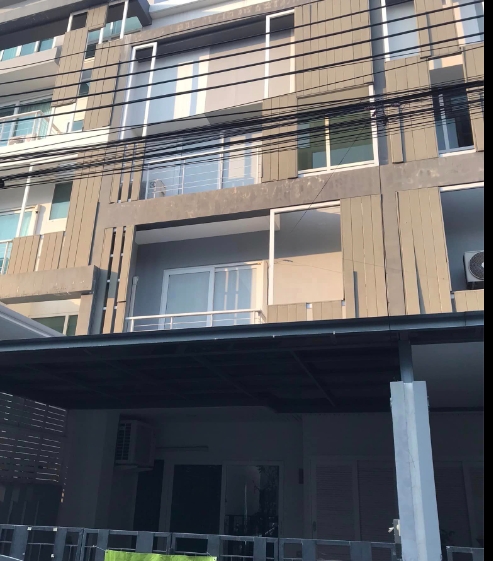 ให้เช่าและขายทาวน์โฮม 3 ชั้น หมู่บ้านสเปซ ลาดพร้าว-เหม่งจ๋าย ใกล้รถไฟฟ้า 