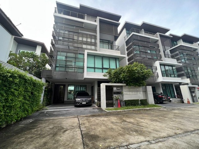 ให้เช่าโฮมออฟฟิศ  62 ตร.ว   435 ตร.ม. 2 ห้อง 6 ห้องน้ำ แอร์ 11 เนอวานา แอทเวิร์ค พระราม 9-รามคำแหง ใกล้แอร์พอร์ตลิงค์ 