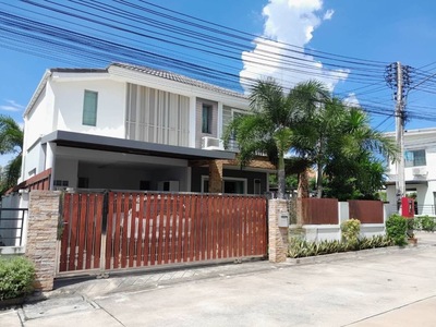 ขายบ้านเดี่ยวสองชั้นพร้อมสระว่ายน้ำและห้องซาวน่าส่วนตัว บ้านสวยใกล้สุขุมวิท ม.เกษตรศาสตร์ อ่าวอุดม หมู่บ้านฮิลเลย์ ศรีราชา ชลบุรี