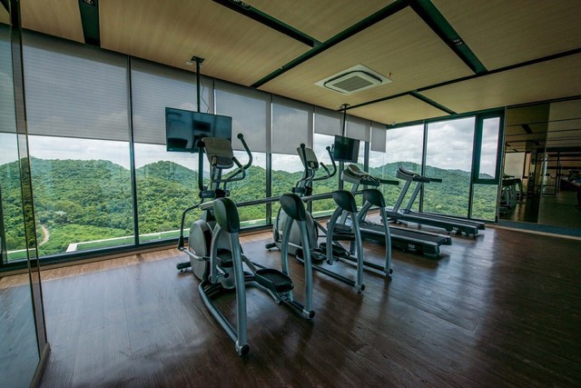 ขายคอนโด ราคาต่ำกว่าทุน ไนท์บริดท์ ศรีราชา ชลบุรี วิวทะเล.