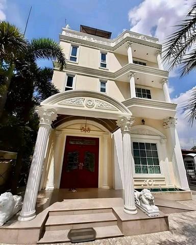 ขายบ้านหรู 5 ชั้น ถนนศรีนครินทร์ 64 ลิฟท์ 8 คน จำนวน 13 ห้อง จำนวน 13 ห้องที่ดิน 90 ตรว. พื้นที่ 540 ตรม. มีลิฟท์ พร้อมเฟอร์ แอร์ทั้งหลัง