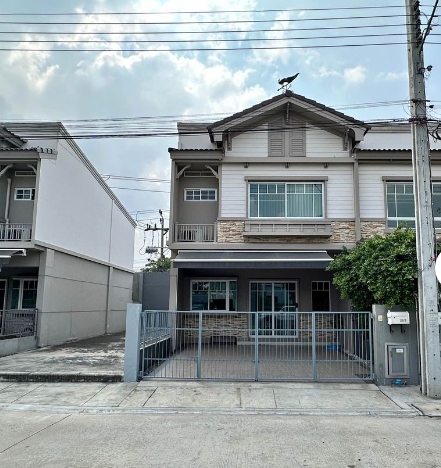 ให้เช่าทาวน์โฮม อินดี้ บางนา กม 7 แปลงมุม 3 ห้องนอน 3 ห้องน้ำ ตกแต่งมีเฟอร์นิเจอร์