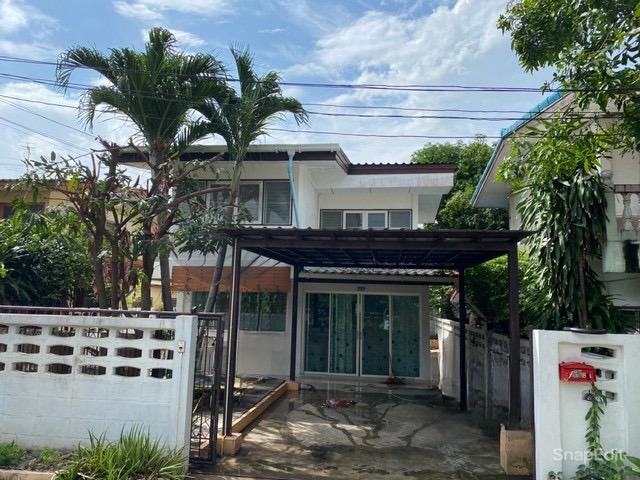 ให้เช่าบ้านเดี่ยว 2 ชั้น หมู่บ้านสหกรณ์ เสรีไทย 57 ขนาด 50 ตารางวา 3 ห้องนอน 2 ห้องน้ำ แอร์ 3 เครื่อง จอดรถได้ 2 คัน ใกล้เดอะมอลล์บางกะปิ 