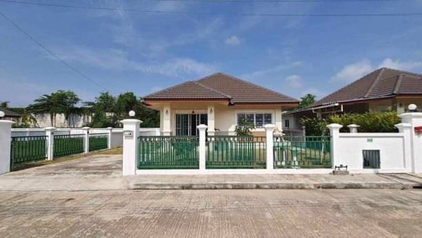 ขายเพียง 1.85 ล้าน 66.2 ตรว. บ้านเดี่ยวชั้นเดียว สมหวัง สันกำแพง พร้อมเฟอร์นิเจอร์ บ้านเนื้อที่กว้าง สามารถสร้างสระว่ายน้ำเพิ่มได้