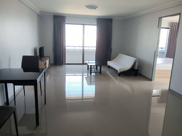 ให้คอนโด รีเจ้นท์ ศรีนครินทร์ ทาวเวอร์ เฟอร์นิเจอร์ครบพร้อมอยู่