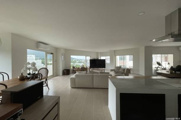 ขาย 17.8 ล้าน 222 ตรม. 2 นอน 3 น้ำ Sky Breeze Condo เฟอร์นิเจอร์ครบ เดินทางสะดวก