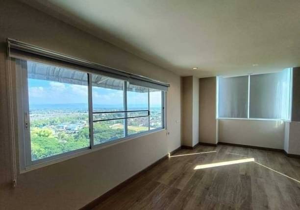 ลดราคาขาย 2.1 ล.เท่านั้น 71.13 ตร.ม. 103 เซ็นทรัล คอนโด ห้องมุม ห้องใหม่ไม่เคยมีคนอยู่ รีโนเวทใหม่ไม่เคยปล่อยเช่า