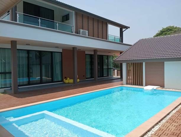 พูลวิลล่าหรูสร้างใหม่ ให้เช่า 130,000 บาท 164 ตรว. 4 นอน 6 น้ำ ป่าแดด อ.เมือง เงียบสงบ เป็นส่วนตัว บ้านตกแต่งใหม่ทั้งหลัง พร้อมเข้าอยู่