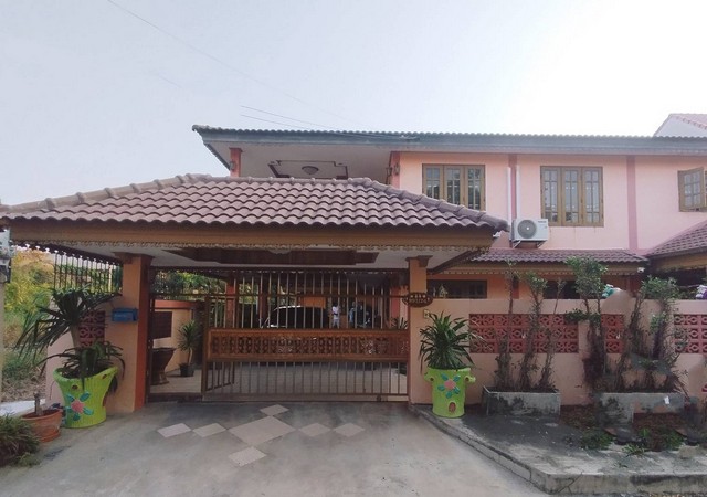 ขายบ้านแฝด หมู่บ้านเมืองเอกบางปู อ.เมือง จ.สมุทรปราการ ขนาด 55 ตารางวา