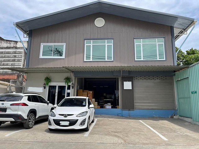 ให้เช่าสำนักงานพร้อมโกดัง พื้นที่รวม 400 ตรม. ถนนเฉลิมพระเกียรติร.9 ซอย 6 ใกล้รถไฟฟ้า สถานีศรีอุดม 
