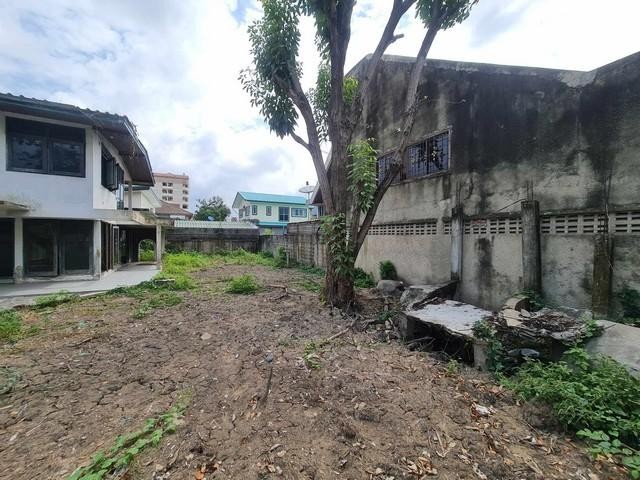 POR4251 ขายที่ดิน 126 ตรว. ซอยลาดพร้าว 80  ใกล้เลียบด่วน เข้าออกได้หลายทาง รัชดา ห้วยขวาง เหม่งจ๋าย เขตวังทองหลาง