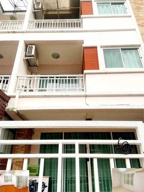 เทศบาลบางปู50-70 ขาย-เช่าทาวน์โฮม 3 ชั้น BTS เคหะฯ 2 กม. ถูกมาก 19ตรว. 138ตรม. 4นอน 3น้ำ 1จอดรถ 6แอร์ 