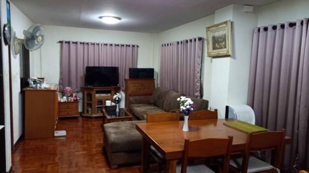 โซนสันทราย ขาย 6.5 ล้าน 121 ตรว. 4 นอน 3 น้ำ พิมุกต์ 1 บ้านเดี่ยว 2 ชั้น มีพื้นที่เหลือด้านข้างบ้าน สร้างบ้านเพิ่มได้