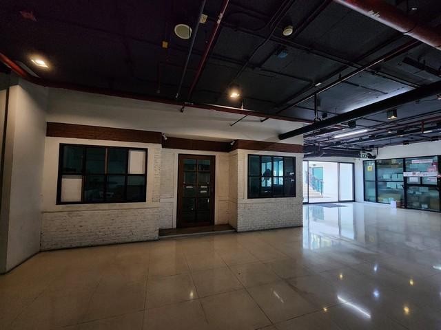 C4482 ให้เช่าพื้นที่ ขนาด 72 ตารางเมตร ถนนจันทน์37 ย่านสาทร เหมาะสำหรับทำบาร์ 