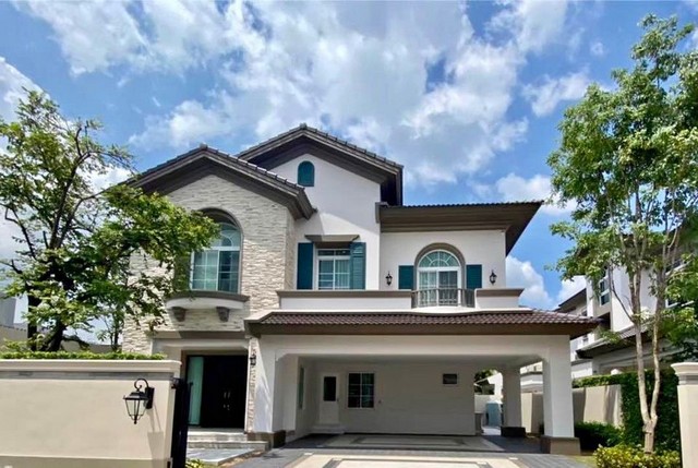 ขายหรือให้เช่าบ้านหรูใกล้จุดขึ้น-ลงทางด่วน 5 นาที ใกล้ตลาดถนอมมิตร หมู่บ้านนันทวัน รามอินทรา-พหลโยธิน 50