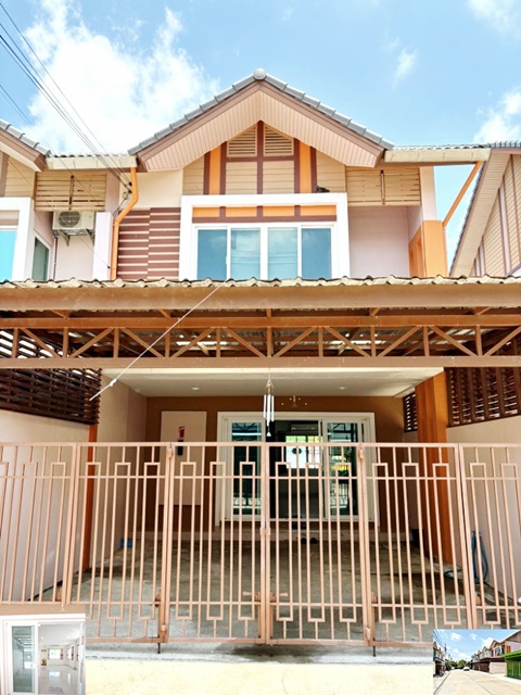 ตลาดสดสมศรี 1.5 กม.ไม่มีเฟอร์ หลังมุม 30ตรว.  ให้เช่าทาวน์โฮฺม 2 ชั้น 120ตรม. คนไม่พลุกพล่าน 3นอน 3น้ำ 2จอดรถ 2แอร์ เดอะ ไบรท์ พระราม 2