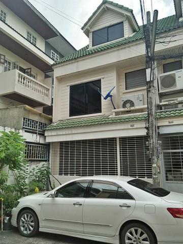 ให้เช่าทาวน์โฮม 3 ชั้น ซอยลาดพร้าว 69 ใกล้ MRT ลาดพร้าว 71 เลียบด่วน