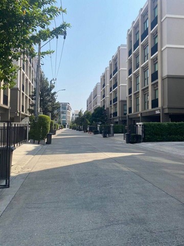 ให้เช่าโฮมออฟฟิศ  โครงการ Headquarters เอกมัย-ลาดพร้าว หลังมุม ย่านทาวน์อินทาวน์ เลียบทางด่วนเอกมัย-รามอินทรา 