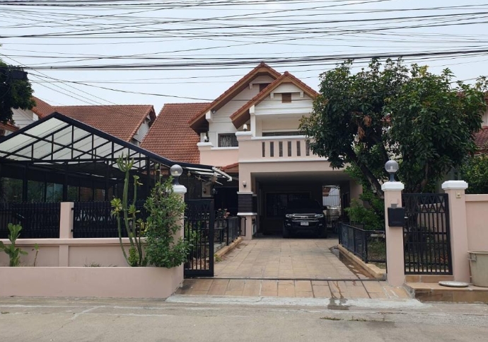  ให้เช่าบ้านเดี่ยว 2 ชั้น หมู่บ้านศรีพงษ์ ซ. ลาซาล 46 บางนา เนื้อที่ 110 ตรว