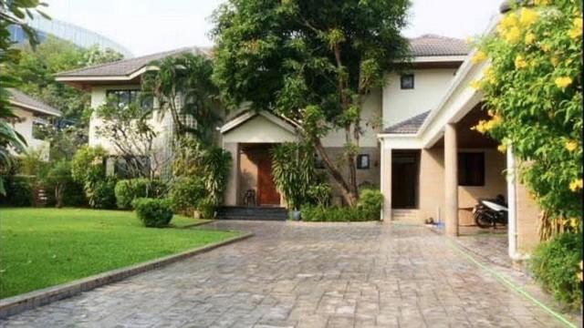 ให้เช่าบ้านเดี่ยว 2 ชั้น 250 ตรว. 4 นอน สุขุมวิท 71ซอยปรีดี 42 พร้อมสระว่ายน้ำส่วนตัว ใกล้ BTS พระโขนง ARL รามคำแหง เฟอร์พร้อมอยู่