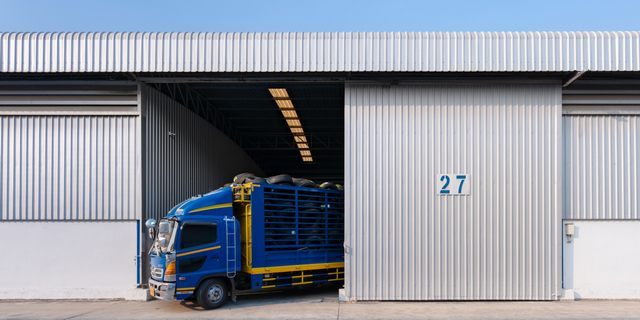 ให้เช่าโกดัง   ใกล้มอเตอร์เวย์  ย่าน ถนน พัฒนาชนบท 3 เขตลาดกระบัง  ไฟฟ้า3 เฟส