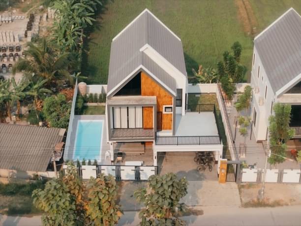 ให้เช่า 75,000 บาท บ้านพูลวิลล่าหลังใหญ่ 2 ชั้น สันทราย วิวทุ่งนา บรยยากาศดี สิ่งอำนวยความสะดวกครบครัน หิ้วกระเป๋าพร้อมเข้าอยู่ได้เลย