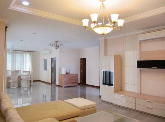 ให้เช่า  บ้านเดี่ยว 2 ชั้น ในหมู่บ้าน สิทธารมย์ รีเจนท์ ลาซาล ฝั่งศรีนครินทร์ พร้อมเฟอร์นิเจอร์