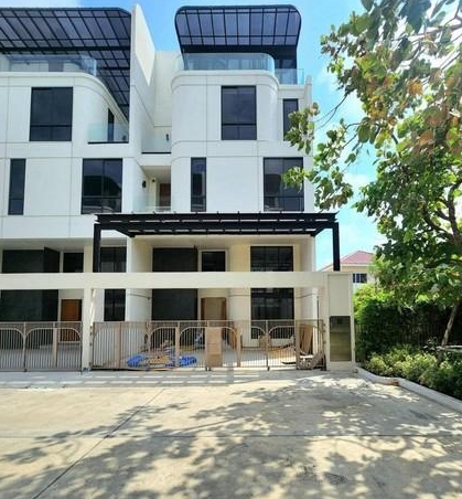 ขายทาวน์โฮม 3.5 ชั้น โครงการ DEMI สาธุประดิษฐ์ 49 ใกล้ CBD สาทร-สุขุมวิท บ้านใหม่ ไซส์ใหญ่สุด 