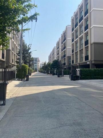 BH2879 ให้เช่าโฮมออฟฟิศ 3ชั้นครึ่ง (มีชั้นลอย)หลังมุม ย่านทาวน์อินทาวน์ เลียบทางด่วนเอกมัย-รามอินทรา โครงการ Headquarters เอกมัย-ลาดพร้าว 