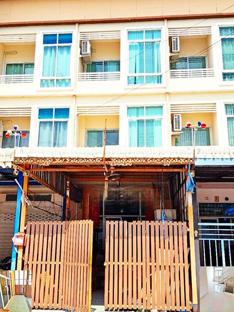  ให้เช่าโฮมออฟฟิศ 3ชั้น 28ตรว.อ่อนนุช MRT ศรีนุช 1 กม 195ตรม.สภาพดี 3นอน 3น้ำ 1จอดรถ 1แอร์ เดินทางสะดวก ซีคอนสแควร์​ ศรีนครินทร์