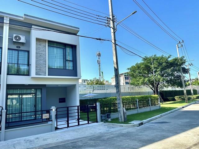 EPL-HS1189 ขายทาวน์โฮม 2 ชั้นขนาดใหญ่ โครงการ GRANDE PLENO วัชรพล-สุขาภิบาล5  ที่ดิน 48.90 ตารางวา พื้นที่ใช้สอย 100.71 ตารางเมตร